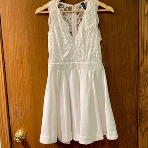 IVORY WHITE WINDSOR DRESS